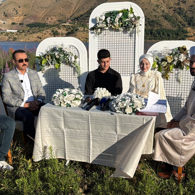 Yüzen adada "evet" dediler
