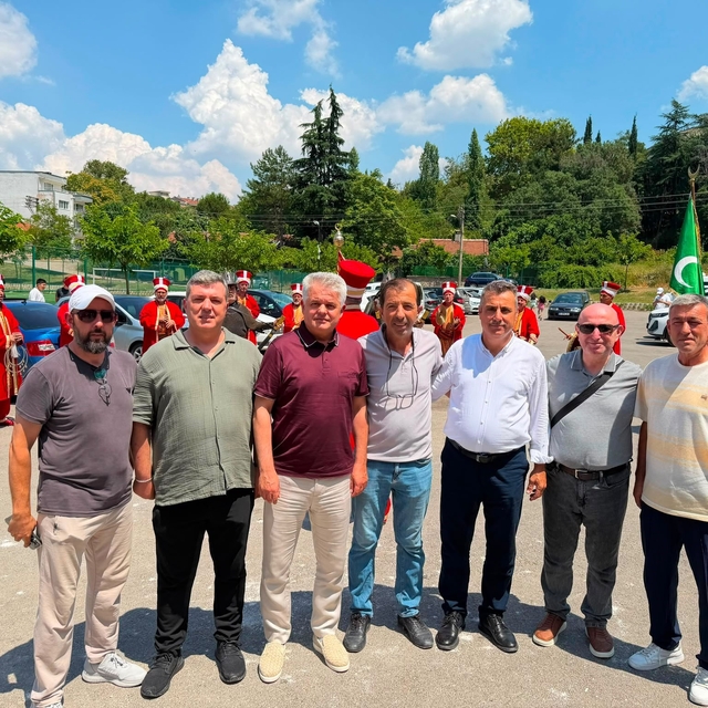 Muharrem ayında birlik ve beraberlik buluşması
Çocuklara aşure, lokma ve oy...