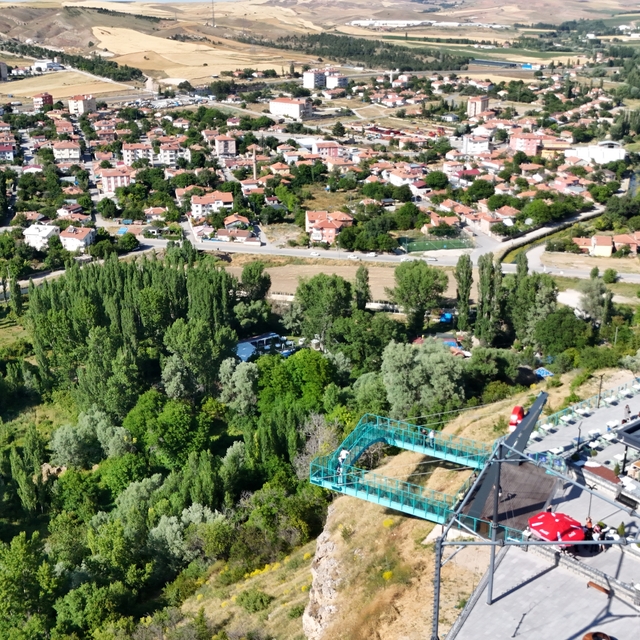 Adrenalin ve doğa tutkunlarının adresi Bünyan Cam Teras
40 yıldır İzmir'de...