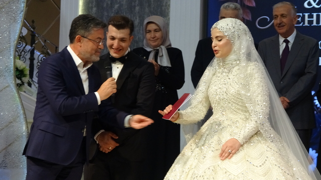 Bakan Yumaklı, nikah şahidi oldu