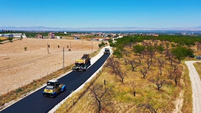 Büyükşehir'de yol çalışmaları aralıksız sürüyor
