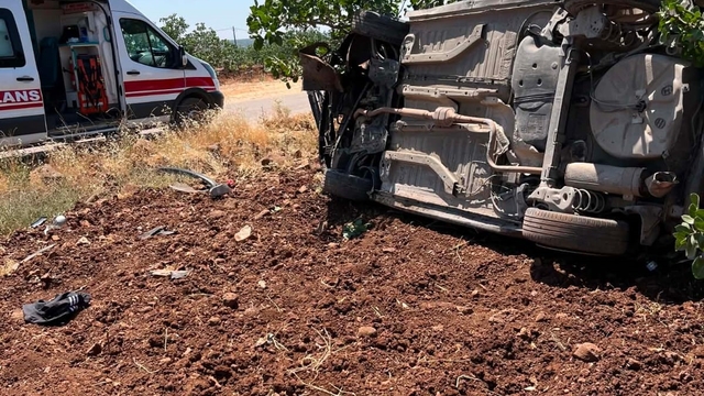 Gaziantep'te takla atan otomobilde 3 kişi yaralandı