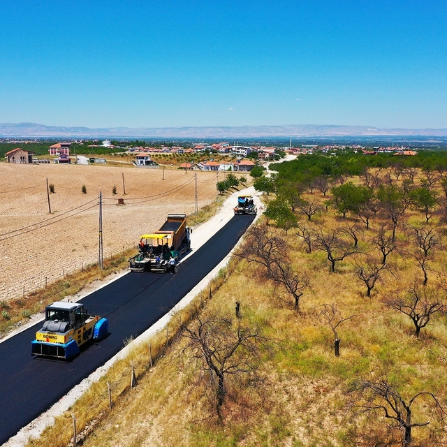 Büyükşehir'de yol çalışmaları aralıksız sürüyor