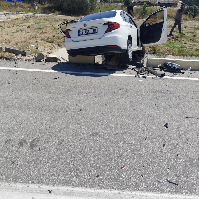 Isparta'da trafik kazası ucuz atlatıldı