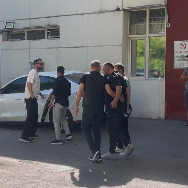 Bursa'da gözaltına alınan Haluk Levent, sorgulanmak üzere İstanbul'a gönder...