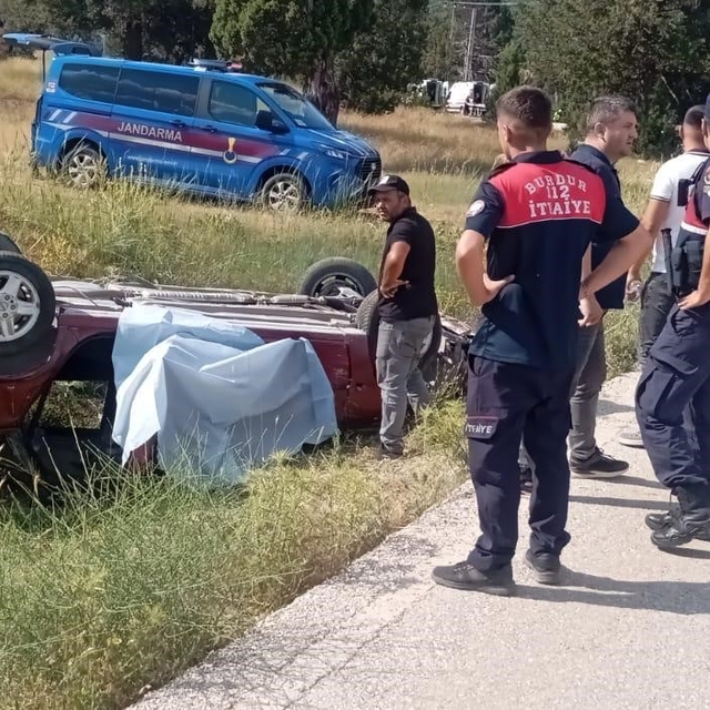 Burdur'da otomobil şarampole devrildi: 1 ölü, 1 yaralı