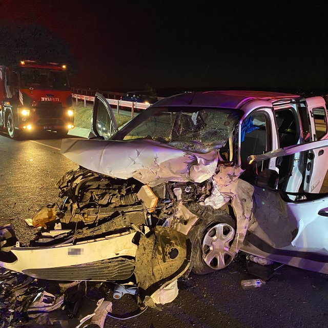 Malatya'da hafif ticari araç otomobille çarpıştı: 5 yaralı