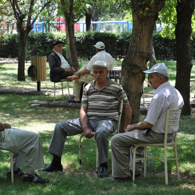Sıcak havalarda susuzluk hissi olmasa bile her gün en az 2-2,5 litre sıvı t...
