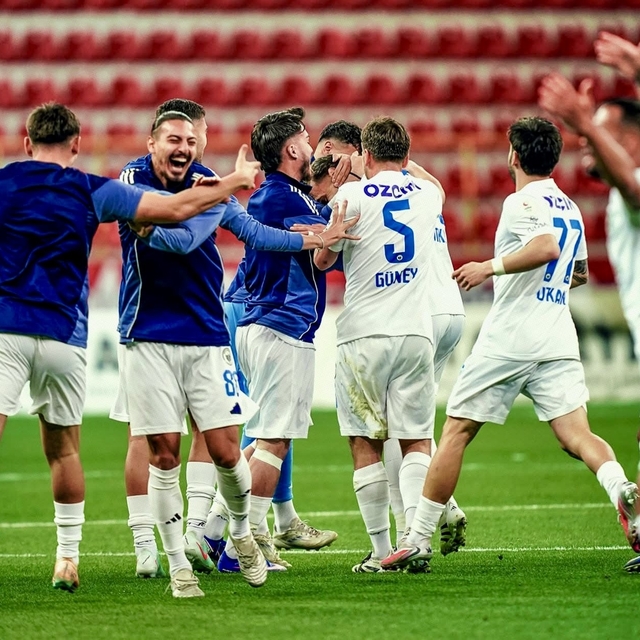 Erciyes 38 FK kadroyu kurdu
21 futbolcu ile anlaşma yapıldı