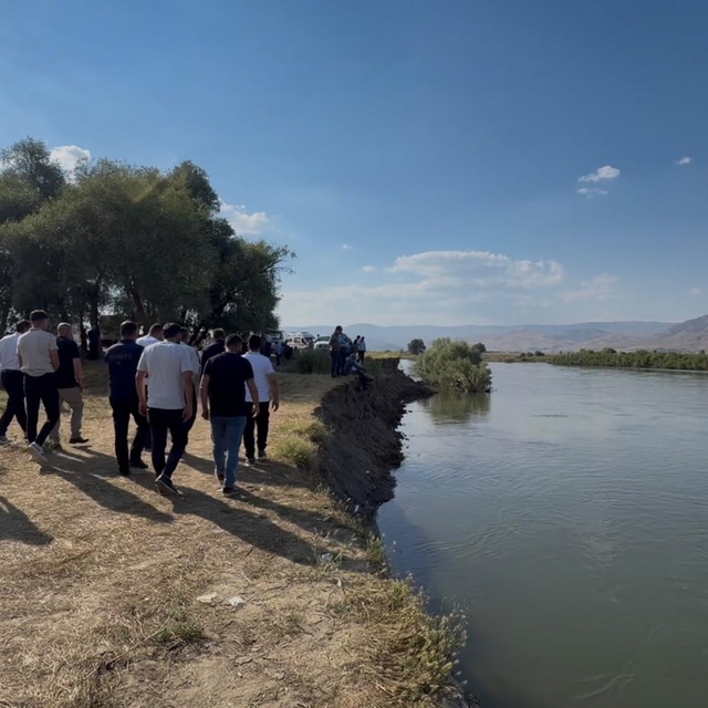 Murat Nehri'nde kaybolan Berat, dron ve İHA ile aranıyor
