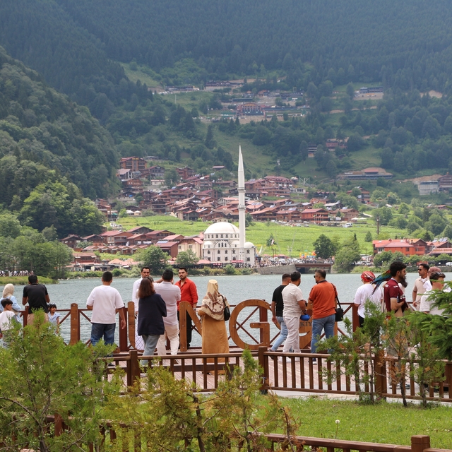 Uzungöl'de turizm sezonu hareketlendi, otellerde doluluk arttı