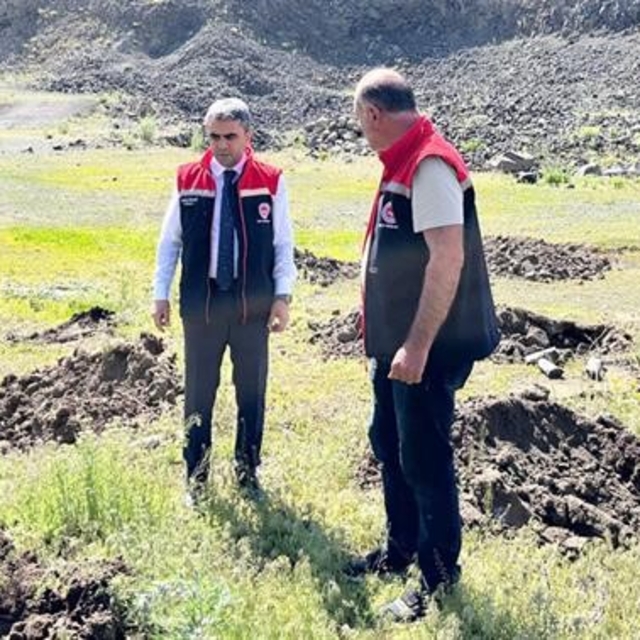 Palandöken'de 2 bin 500 rakımda yeşil kalkan
10 bin tuz çalısı fidanı topra...