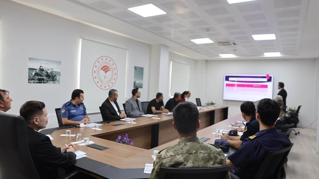 Gökçeada'da kadına yönelik şiddet ve bağımlılıkla mücadele için toplanıldı