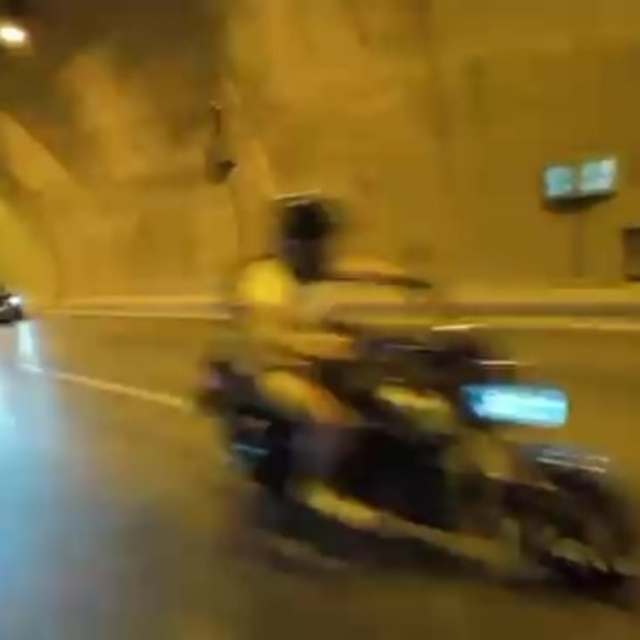 Motosikletli gence çarpıp kask kamerası görüntülerinin silindiği iddiası
Ar...