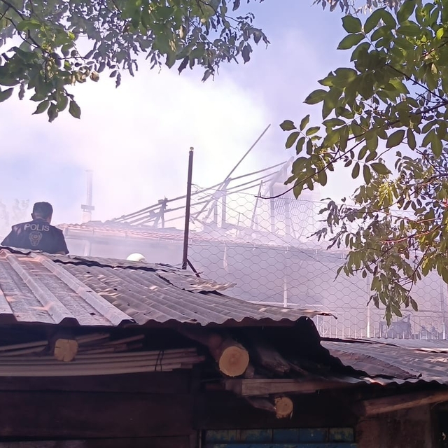 Malatya'da müstakil ev yangında kullanılamaz hale geldi