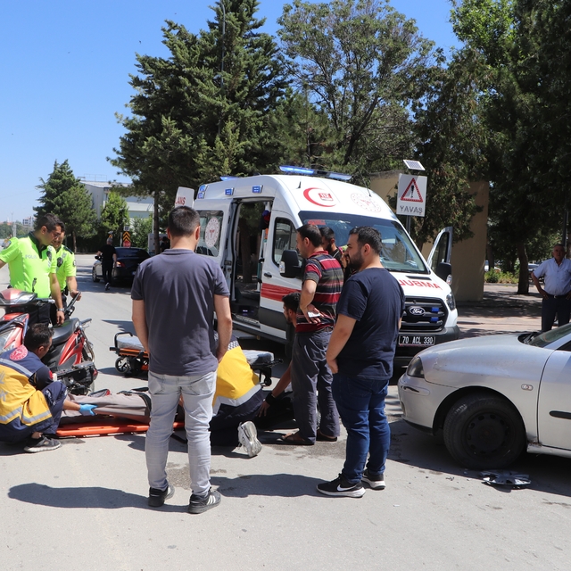 Karaman'da otomobille çarpışan elektrikli bisikletin sürücüsü yaralandı