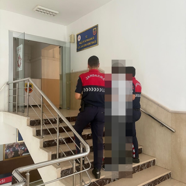 Hırsızlık suçundan aranan şahıs yakalandı