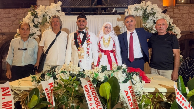 Siyaset, sendika ve iş dünyası düğünde buluştu