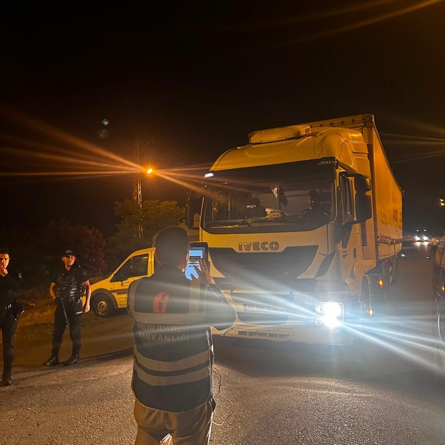 Zonguldak'ta ticari taşıtlara yönelik denetimlerde 87 araca ceza kesildi