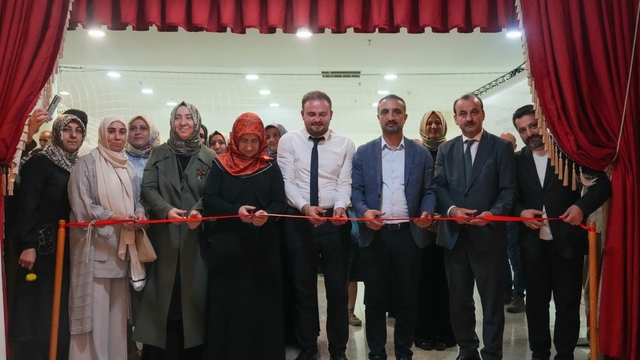 Tezhip sergisi sanatseverler ile buluştu