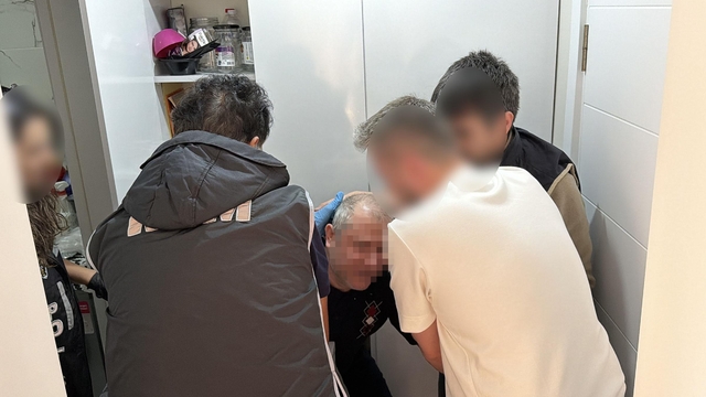 FETÖ'nün sözde 'köyler abisi', çamaşır makinesinin arkasındaki gizli bölmede yakalandı