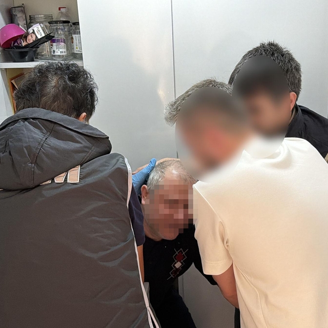 FETÖ'nün sözde 'köyler abisi', çamaşır makinesinin arkasındaki gizli bölmed...