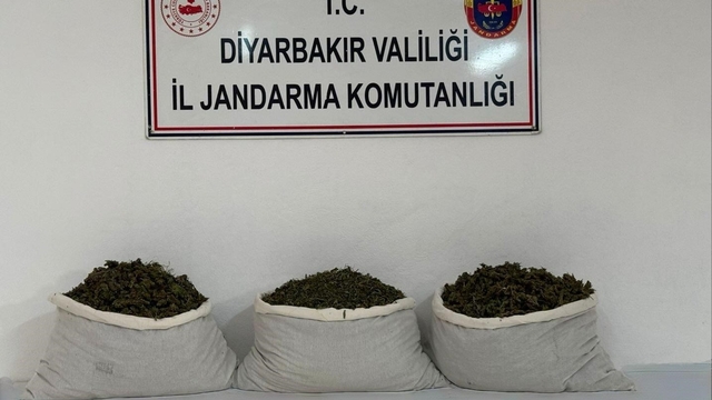 Diyarbakır'da 107 kilo esrar maddesi ele geçirildi