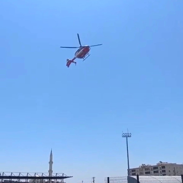 Hipotermi tedavisi gören bebek, ambulans helikopterle Diyarbakır'a sevk edi...
