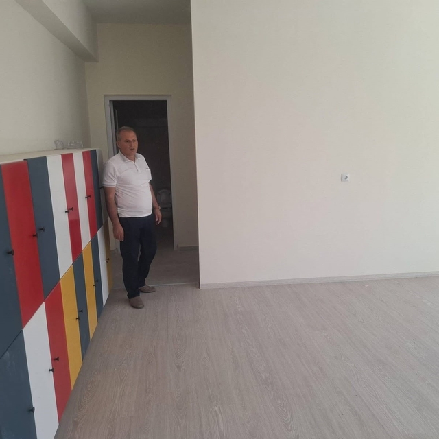 Göreve başlar başlamaz ilk durağı yeni okul oldu