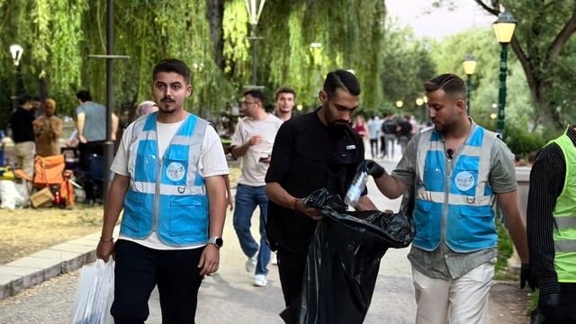 AK Gençlerin Kanlıkavak'ta temizlik mesaisi