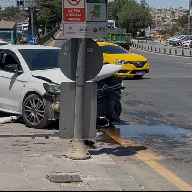 Gaziantep'te zincirleme kaza: 3 araç hasar gördü