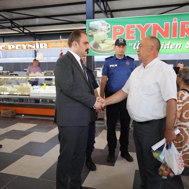 Kaymakam Battal, pazarcı esnafı ve vatandaşlarla buluştu