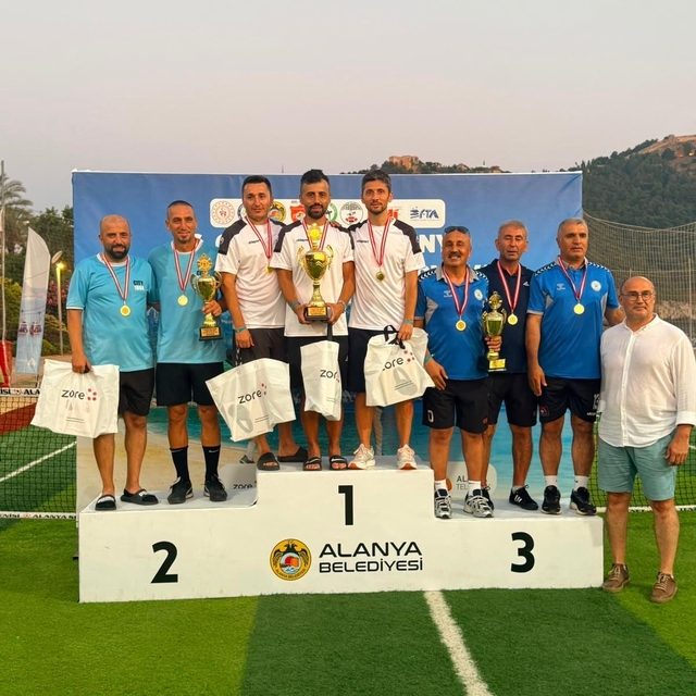 Alanya Futnet'te zirveyi bırakmadı