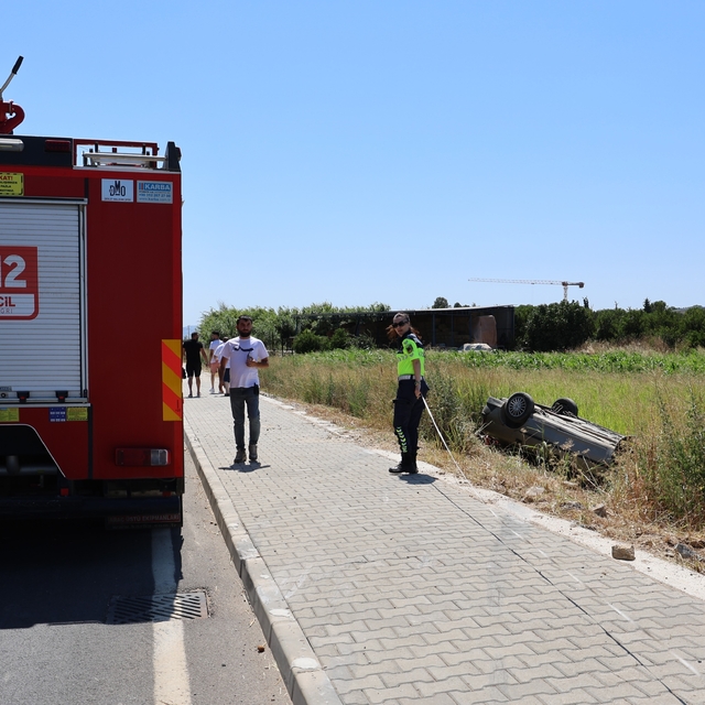 Oğlunu hastaneye götürürken kaza yaptı: 2 yaralı