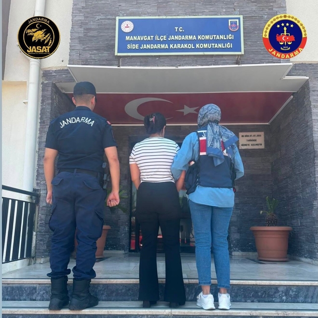 Manavgat'ta hakkında 25 yıl 8 ay kesinleşmiş hapis cezası bulunan hükümlü y...