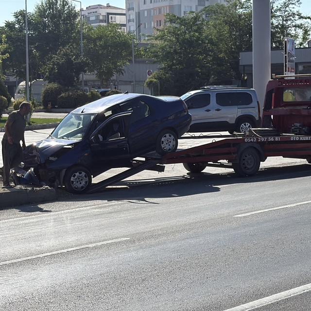 Eskişehir'de hatalı manevra kaza getirdi: 1 yaralı