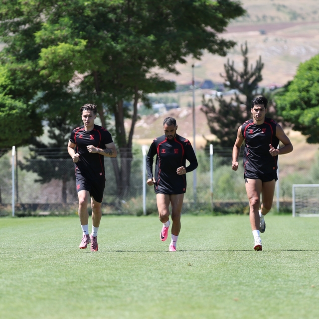 Sivasspor günü çift idmanla tamamladı
