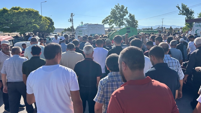 Şüphelinin minibüsle kaçarken çarptığı şahıs toprağa verildi