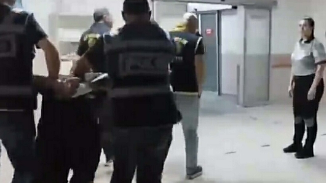 Ayvalık'ta bir kişinin bıçaklanarak ağır yaralandığı trafik kavgasında 2 şüpheli tutuklandı