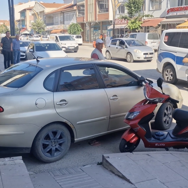 Çorum'da otomobil ile motosiklet çarpıştı: 2 yaralı