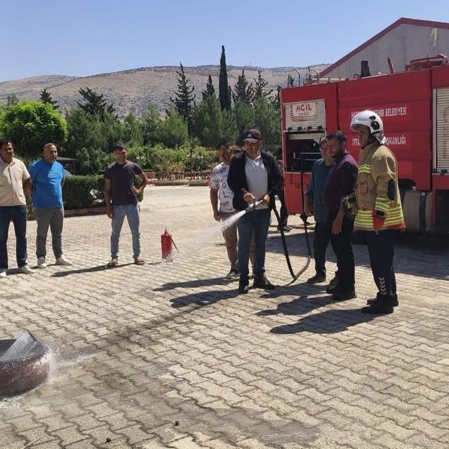 Belen ve Reyhanlı'da temel yangın eğitimi verildi