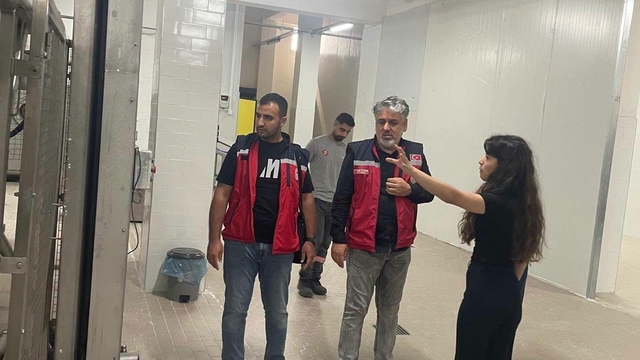Hatay'da evcil hayvan yaş mama üretim tesisinde denetim gerçekleştirildi