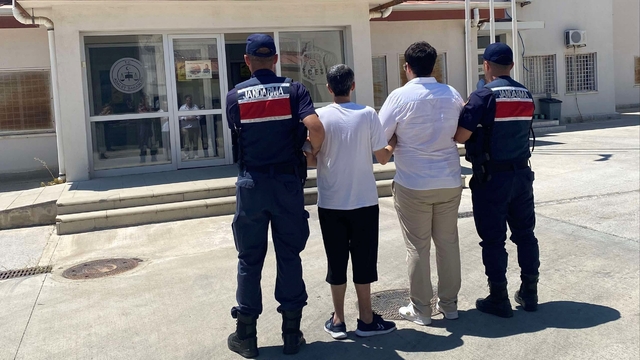 Kuşadası'nda hapis cezaları bulunan iki hükümlü yakalandı