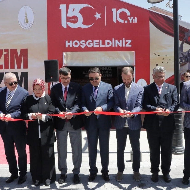 15 Temmuz'un hafızası Kütahya Zafer Meydanı'nda yaşatılıyor