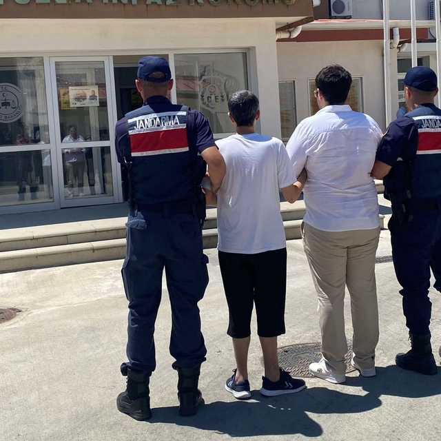 Kuşadası'nda hapis cezaları bulunan iki hükümlü yakalandı