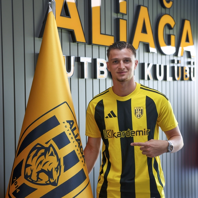 Aliağa FK'da bir imza, iki veda