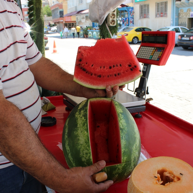 Erzincan'da sıcaklar karpuz satışlarını artırdı