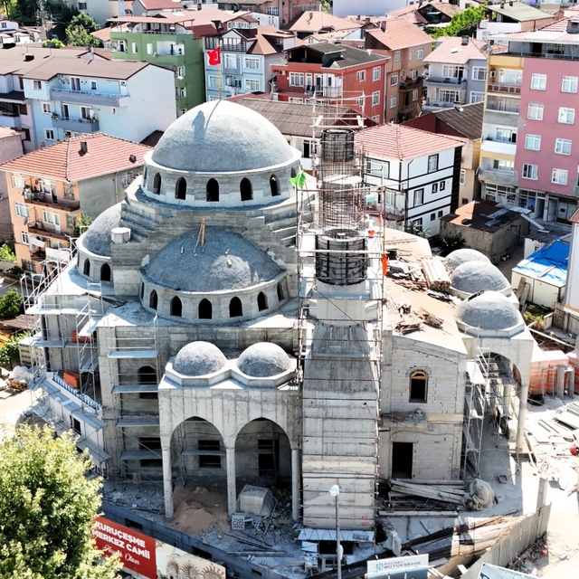 Kuruçeşme Merkez Cami gün sayıyor