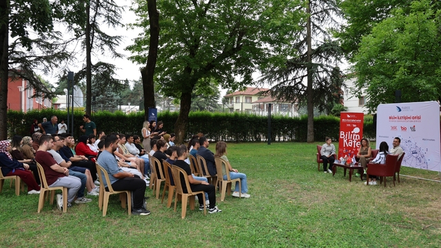 Güneş enerjisiyle temiz yarınlar Bilim Kafe'de konuşuldu