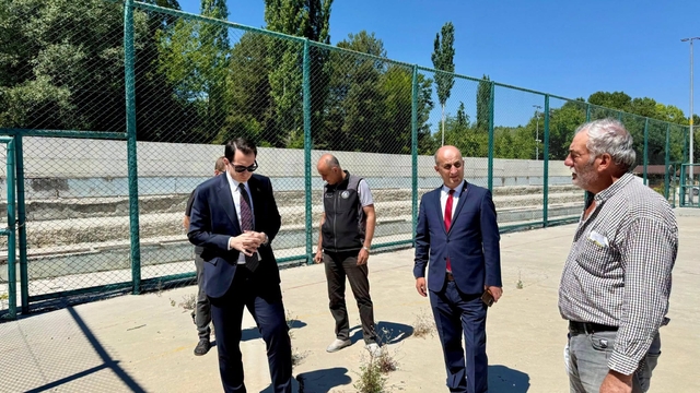 Hisarcık'ta okul spor alanları yenileniyor